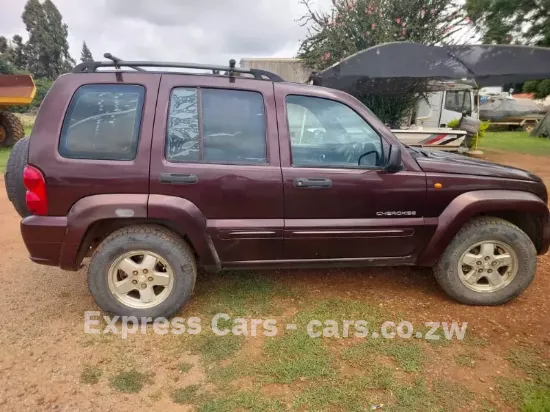 Picture of Jeep Cherokee 2004