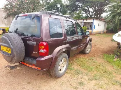 Picture of Jeep Cherokee 2004