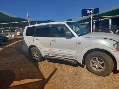 Picture of Mitsubishi Pajero 2001