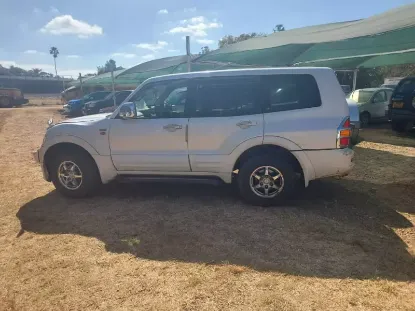 Picture of Mitsubishi Pajero 2001