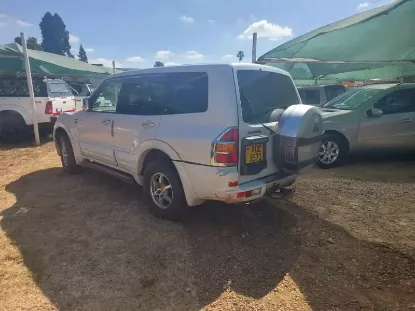Picture of Mitsubishi Pajero 2001