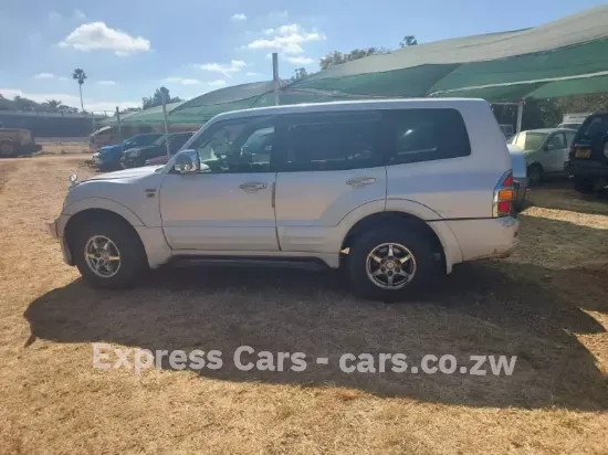 Picture of Mitsubishi Pajero 2001