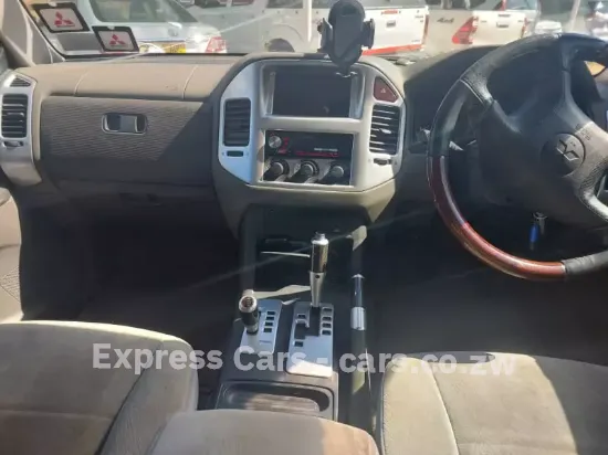 Picture of Mitsubishi Pajero 2001