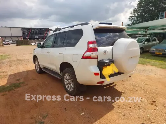 Picture of Toyota Land Cruiser 2016
