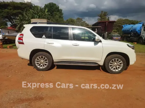 Picture of Toyota Land Cruiser 2016