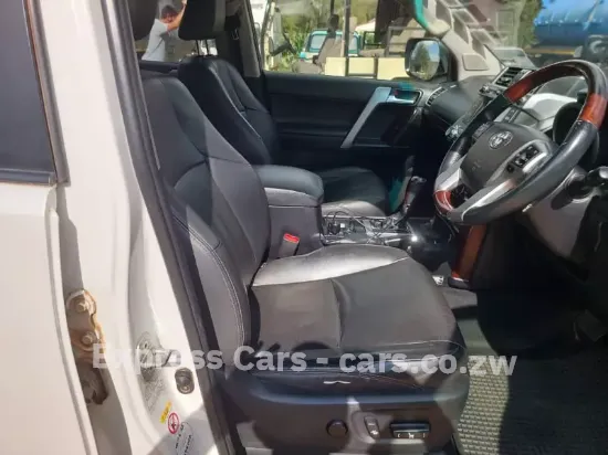 Picture of Toyota Land Cruiser 2016