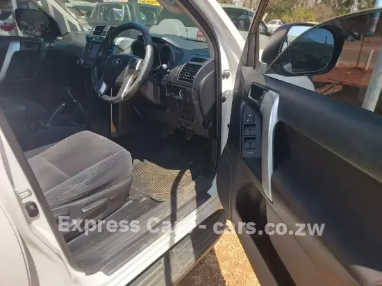 Picture of Toyota Land Cruiser 2016