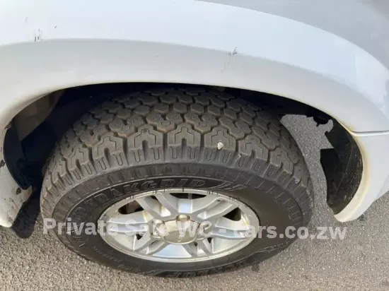 Picture of Isuzu KB300. 2012