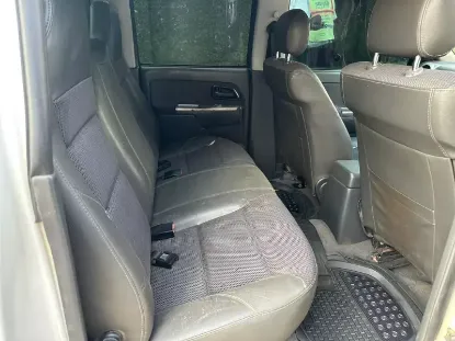Picture of Isuzu KB300. 2012