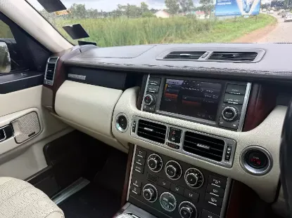 Picture of Range rover Vogue 2011