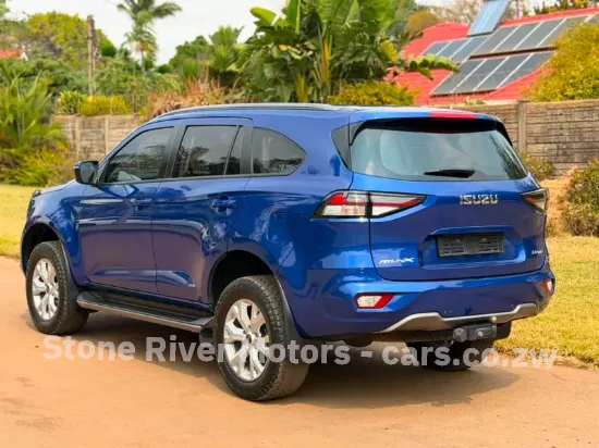 Picture of Isuzu Mu-X 2023