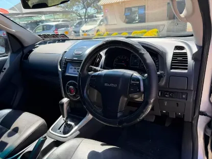 Picture of Isuzu KB300 2018