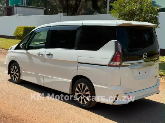 Picture of Nissan Serena 2017