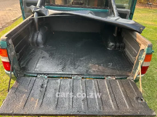 Picture of Isuzu KB280 2005