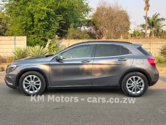 Picture of Mercedes Benz GLA 2016