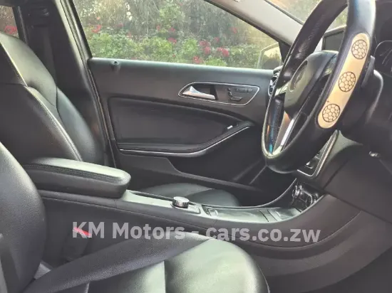 Picture of Mercedes Benz GLA 2016