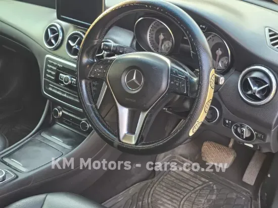 Picture of Mercedes Benz GLA 2016
