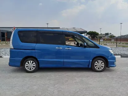 Picture of Nissan Serena C26 ( 7/8 seaters For hire) ||| From