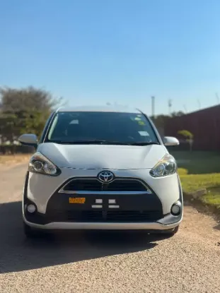 Picture of Toyota Sienta 2017