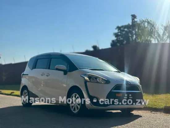 Picture of Toyota Sienta 2017