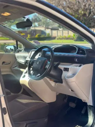 Picture of Toyota Sienta 2017
