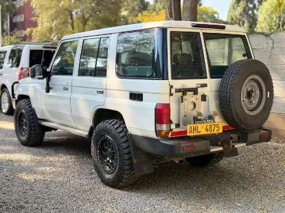 Picture of Toyota Landcruiser 2017