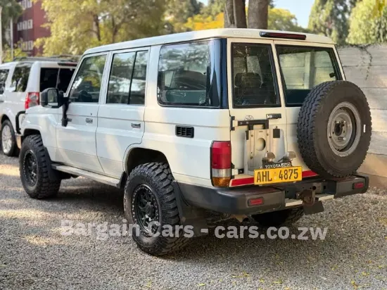 Picture of Toyota Landcruiser 2017