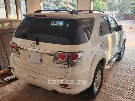 Picture of Toyota Fortuner 2014