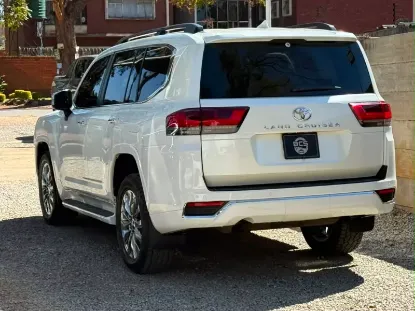 Picture of Toyota Land Cruiser 2023