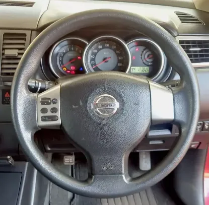 Picture of Nissan Tiida 2005