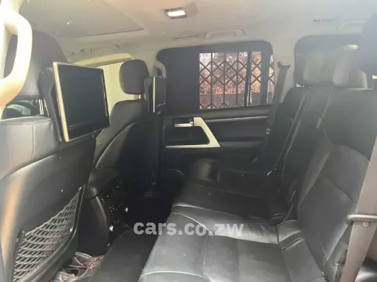 Picture of Toyota Land Cruiser 2021