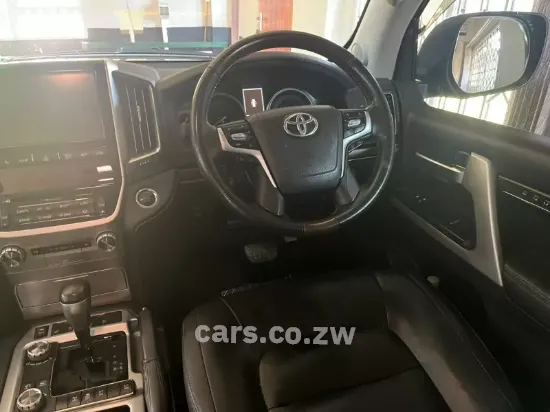 Picture of Toyota Land Cruiser 2021