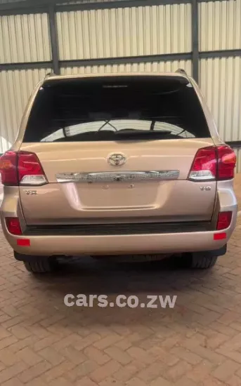 Picture of Toyota Land Cruiser 2014