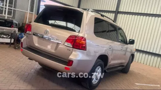 Picture of Toyota Land Cruiser 2014
