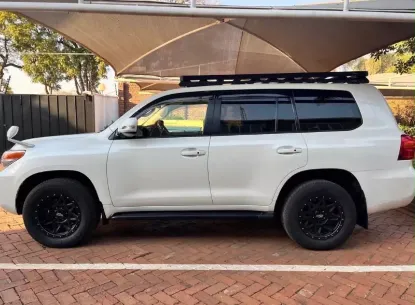 Picture of Toyota Land Cruiser 2014