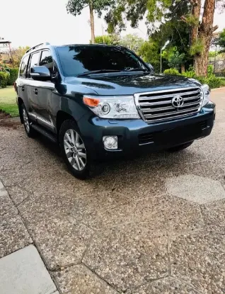 Picture of Toyota Land Cruiser 2013