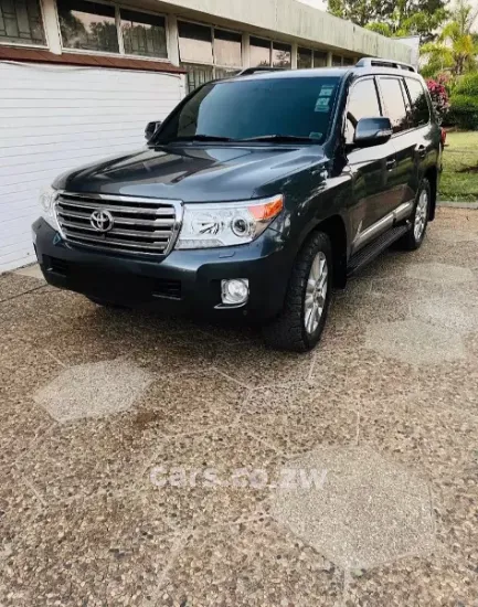 Picture of Toyota Land Cruiser 2013