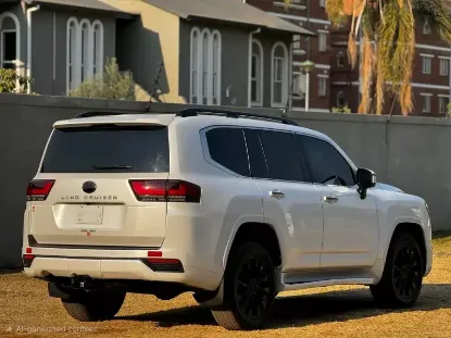 Picture of Toyota Land Cruiser 2023
