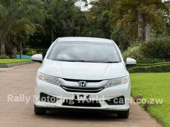 Picture of Honda Grace 2016