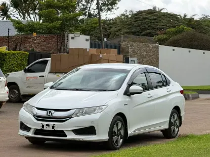 Picture of Honda Grace 2016