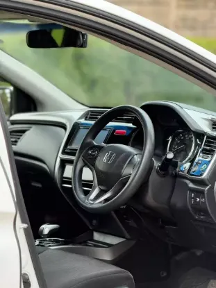 Picture of Honda Grace 2016