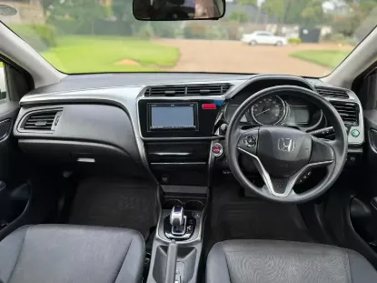 Picture of Honda Grace 2016