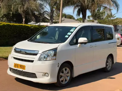 Picture of Toyota Noah 2008