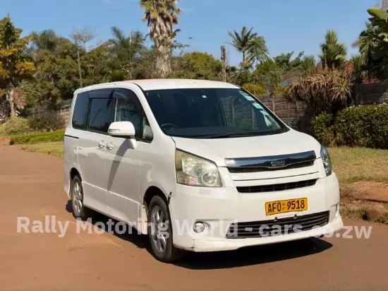 Picture of Toyota Noah 2008