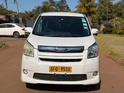 Picture of Toyota Noah 2008