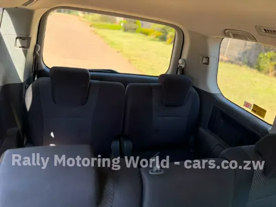 Picture of Toyota Noah 2008