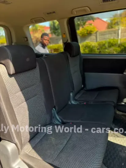 Picture of Toyota Noah 2008