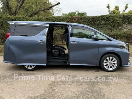 Picture of Toyota Alphard 2016