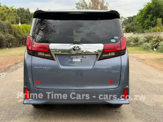 Picture of Toyota Alphard 2016