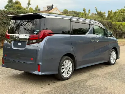 Picture of Toyota Alphard 2016